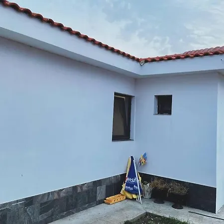 Casa Intreaga Cu Gradina Si Foisor Privat - Bychoice *